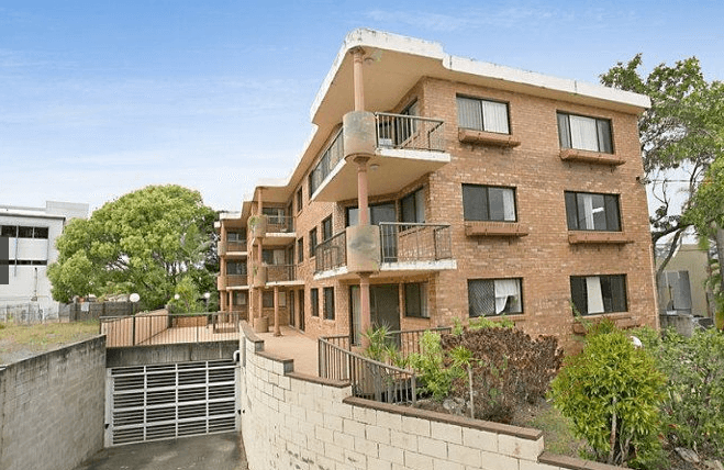 30 Cougal Street, Southport